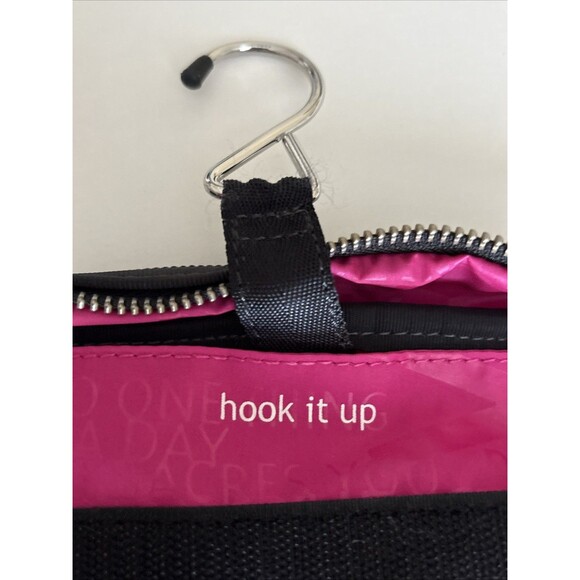 NWT Lululemon 1 Piece Gym Essentials Kit Gray Black Toiletry Makeup Travel Bag - Picture 6 of 13